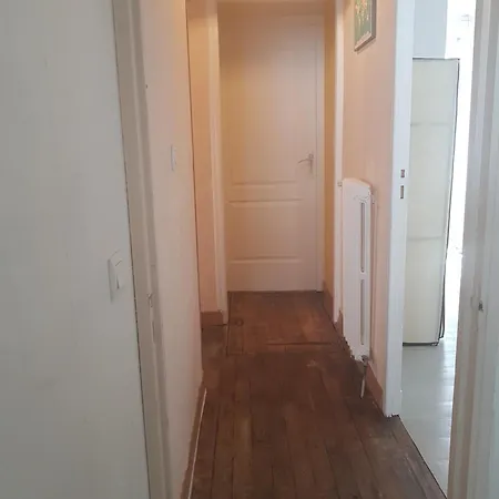 Au Bon Pasteur Apartment *