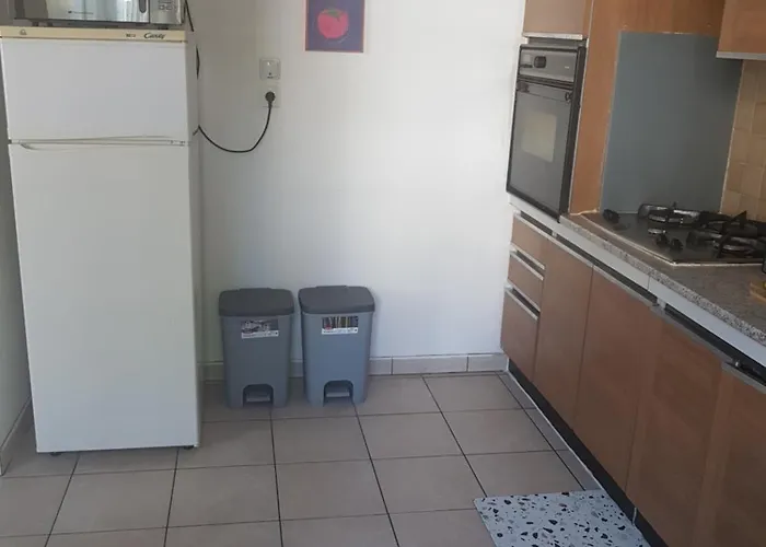 Au Bon Pasteur Apartment *